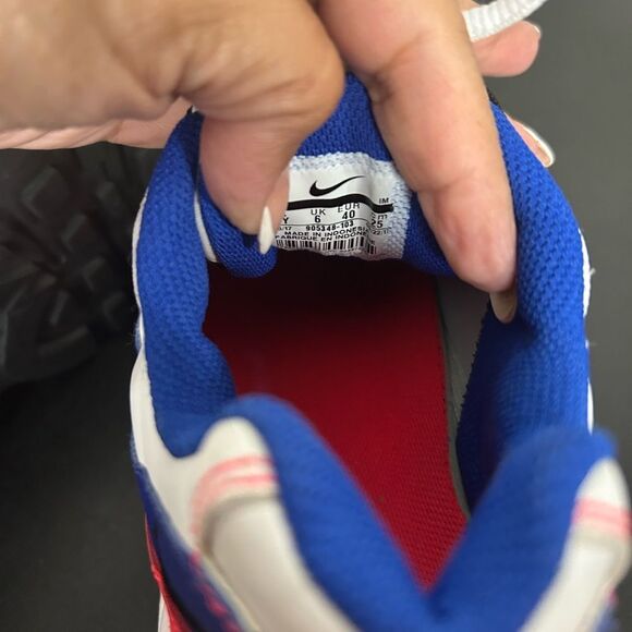 Nike Women’s air max 95 solar pack/how are you\ #905348–103 Size 7Y Women’s 8.5 - Picture 9 of 10